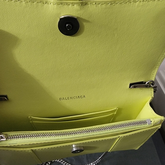 NWT Balenciaga hourglass wallet on chain crossbody bag mini - Picture 4 of 6